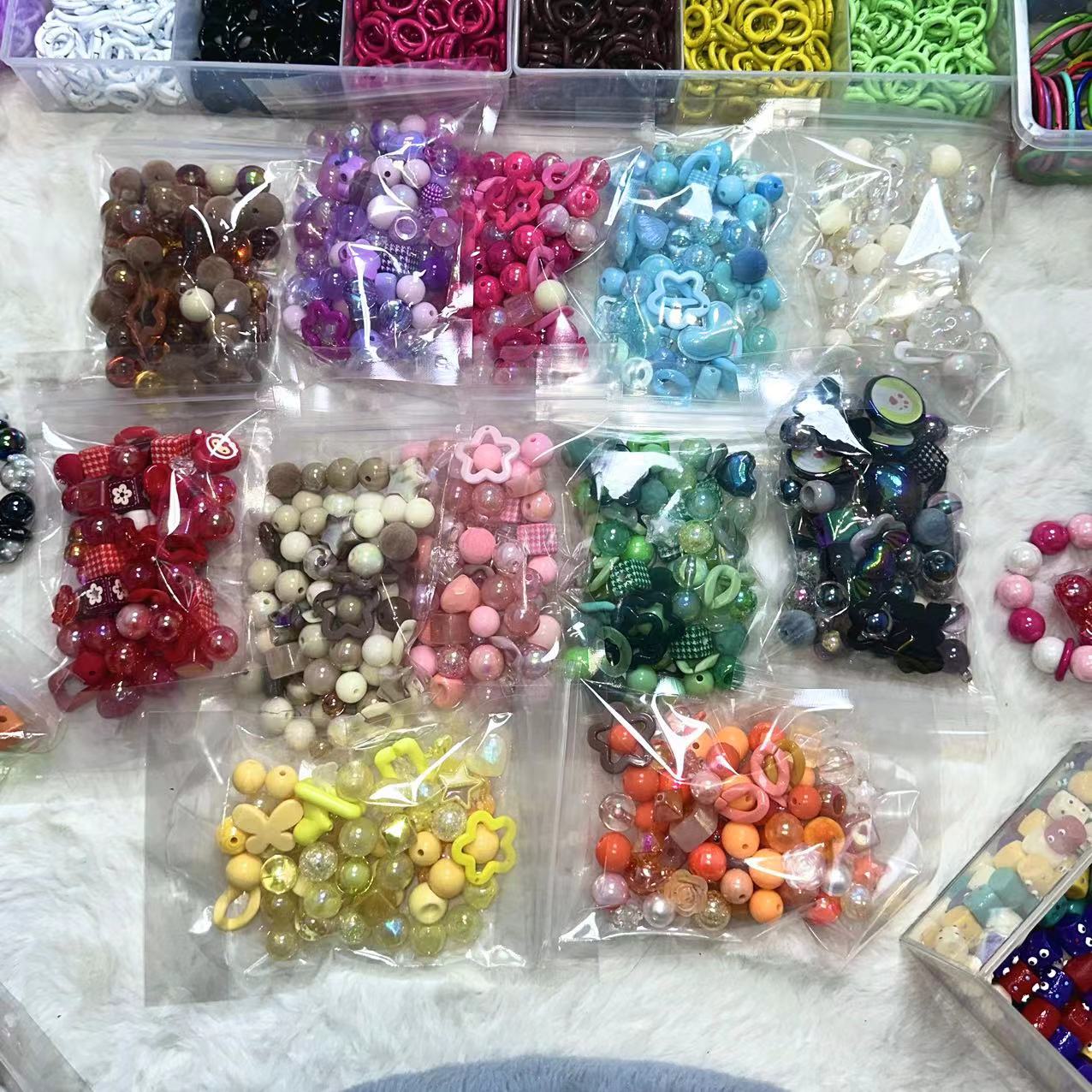 DIY all kinds of the beads ,staps and silicone pendants rings rubbers(3)